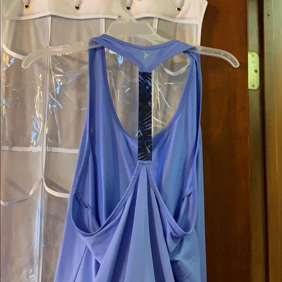 Old navy work out tank top - Picture 2 of 2